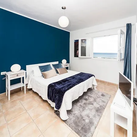 Luxury Sea Front Apartment *