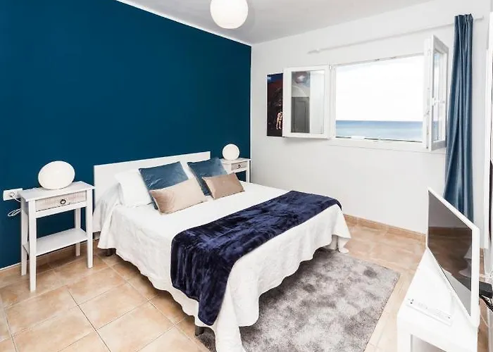 Luxury Sea Front Apartment *